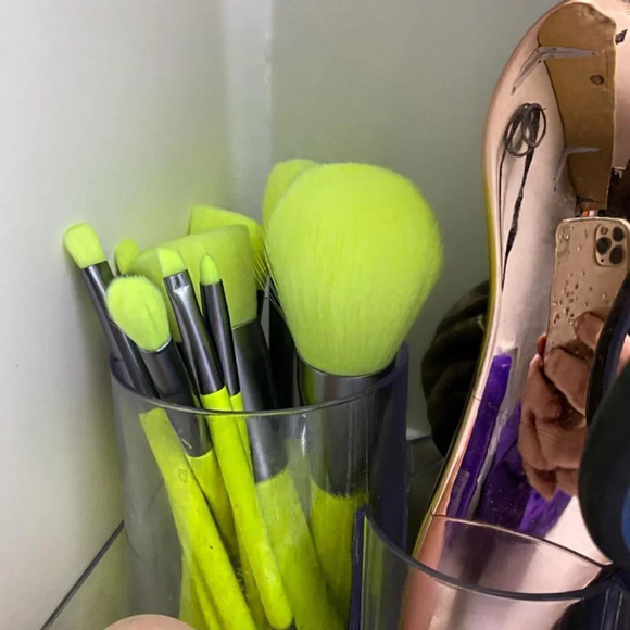 Docolor Makeup Brushes 10 Pcs Premium Synthetic Hair Brush Set, Neon Green - Picture 15 of 15